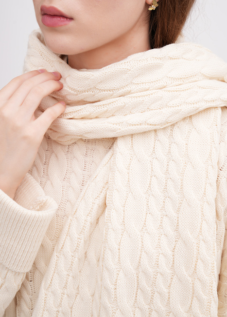 Фото ракурс 2 - Жіночий молочний шарф EQUILIBRI артикул W391 056 300 MILK FW2025