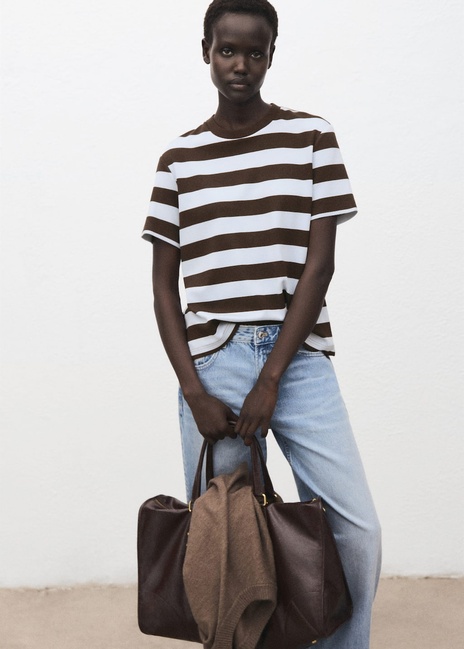 Жіноча коричнева футболка Mango артикул 17035803 30 1 season Фото ракурс 1 - Жіноча коричнева футболка Mango артикул 17035803 30 1 season