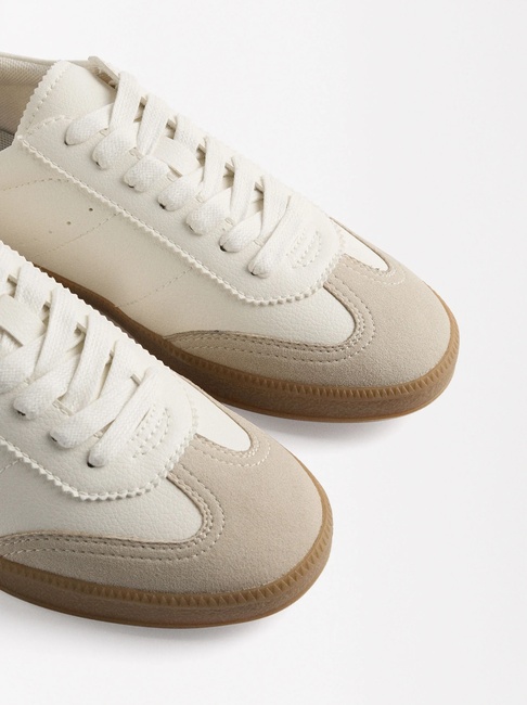 Фото ракурс 5 - Жіночі білі кросівки Parfois артикул 226450 _WT FW2025