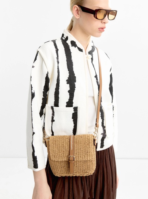 Жіноча бежева сумка Parfois артикул 229869 NCM FW2025 Фото ракурс 5 - Жіноча бежева сумка Parfois артикул 229869 NCM FW2025