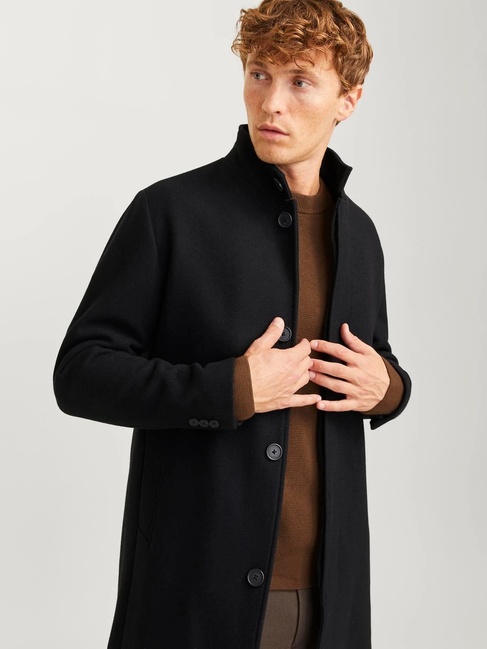 Фото ракурс 7 - Мужское чёрное пальто Jack & Jones  артикул 12259449 Black FW2024