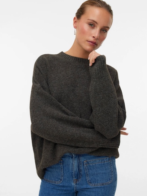 Жіночий коричневий светр Vero Moda артикул 10320463 Chocolate Torte FW2025 Фото ракурс 1 - Жіночий коричневий светр Vero Moda артикул 10320463 Chocolate Torte FW2025