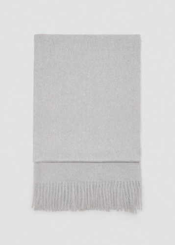 Фото ракурс 1 - Жіночий сірий шарф Mango артикул 17095145 91 1 season