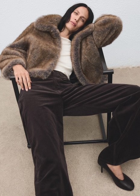 Женские коричневые джинсы Mango артикул 17057780 32 1 season Фото ракурс 5 - Женские коричневые джинсы Mango артикул 17057780 32 1 season