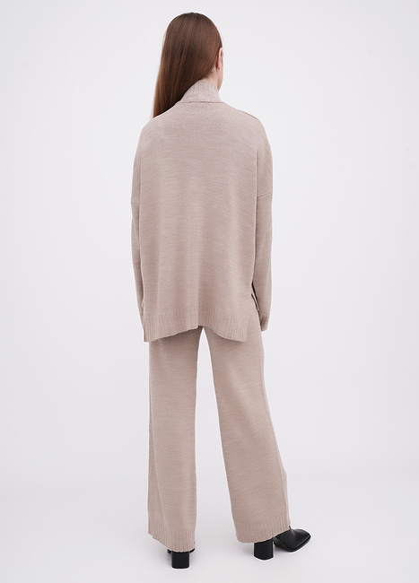 Женские бежевые штаны EQUILIBRI артикул W391 009 201 Beige FW2025 Фото ракурс 2 - Женские бежевые штаны EQUILIBRI артикул W391 009 201 Beige FW2025