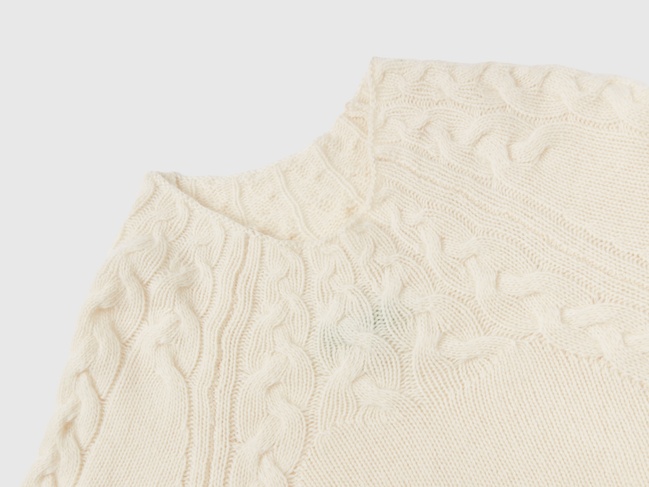 Фото ракурс 4 - Женский белый свитер Benetton артикул 18AYD202Q 000 23A