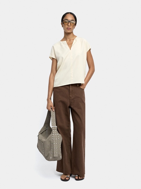 Фото ракурс 4 - Женская молочная блузка Parfois артикул 240417 _EC FW2025