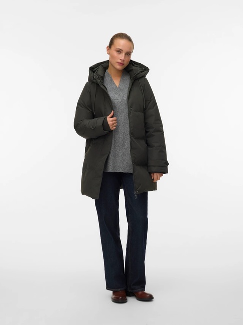 Женская коричневая куртка Vero Moda артикул 10320505 Peat FW2025 Фото ракурс 1 - Женская коричневая куртка Vero Moda артикул 10320505 Peat FW2025