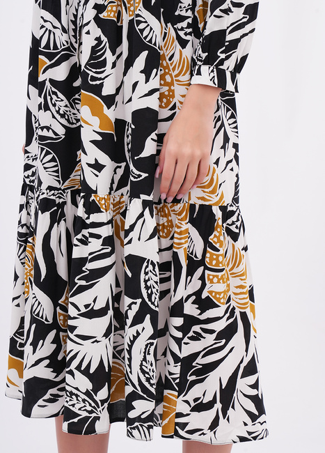 Женское черное платье EQUILIBRI артикул W452 087 000 Black FW2025 Фото ракурс 3 - Женское черное платье EQUILIBRI артикул W452 087 000 Black FW2025