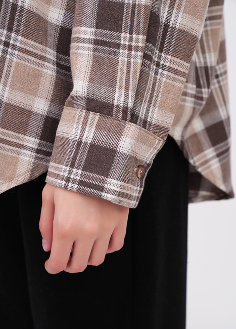 Женская бежевая рубашка EQUILIBRI артикул W422 023 004 Beige FW2025 Фото ракурс 4 - Женская бежевая рубашка EQUILIBRI артикул W422 023 004 Beige FW2025