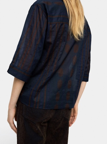 Фото ракурс 2 - Жіноча синя сорочка Parfois артикул 243201 _DM FW2025