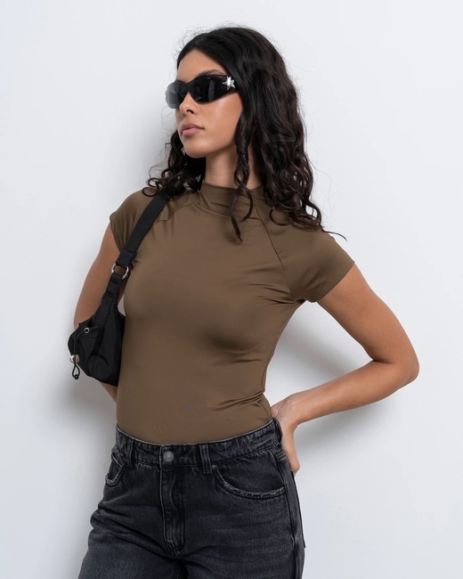 Фото ракурс 2 - Жіноча коричнева футболка Piazza Italia артикул 32669 Brown tobacco SS2025