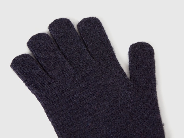 Фото ракурс 2 - Синие перчатки для мальчиков Benetton артикул 126WCG00M.G 66U 25A