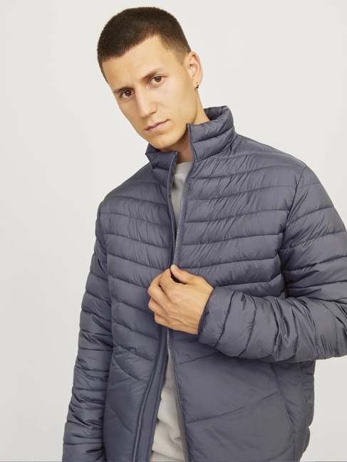 Фото ракурс 6 - Мужская серая куртка Jack & Jones артикул 12256985 ASPHALT FW2024