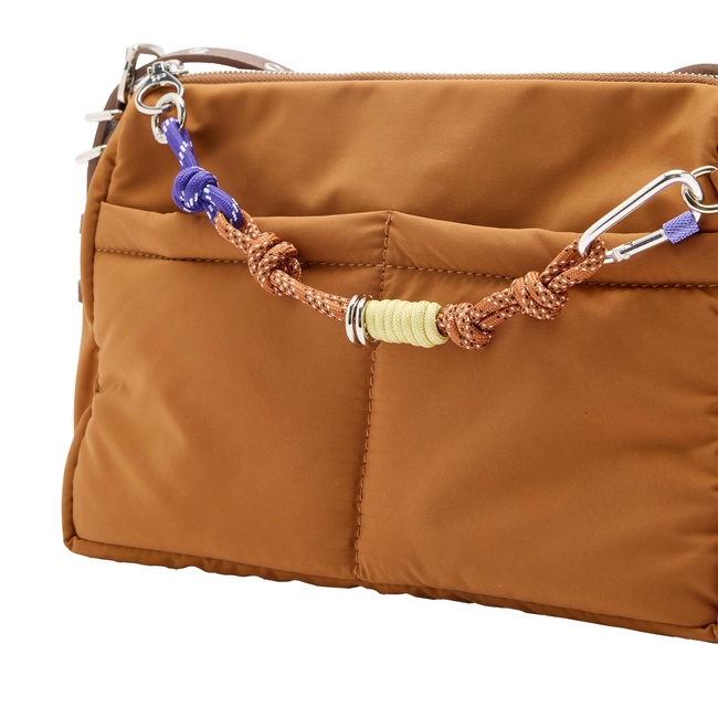 Жіноча коричнева сумка Parfois артикул 240807 _CA FW2025 Фото ракурс 2 - Жіноча коричнева сумка Parfois артикул 240807 _CA FW2025