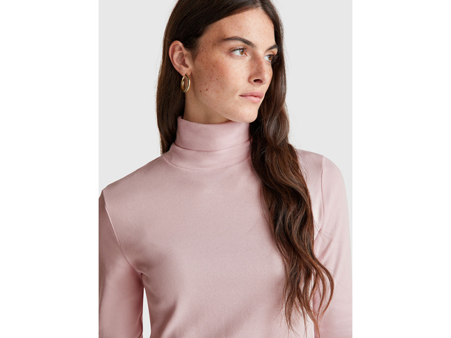 Жіноча рожева водолазка Benetton артикул 3GA2E2224 10P 25A Фото ракурс 5 - Жіноча рожева водолазка Benetton артикул 3GA2E2224 10P 25A