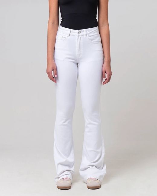 Фото ракурс 1 - Женские белые джинсы Piazza Italia артикул 33586 White SS2025