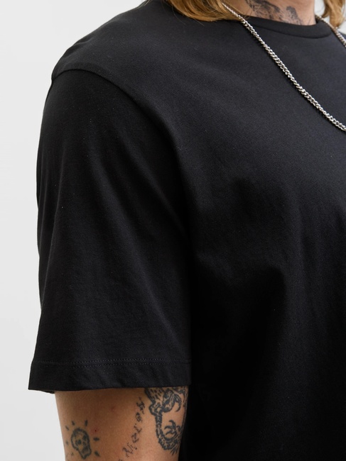 Фото ракурс 4 - Мужская черная футболка Jack & Jones артикул 12279100 Black FW2025