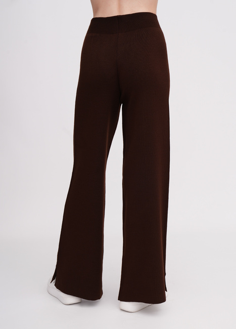 Жіночі коричневі штани EQUILIBRI артикул W391 055 200 Brown FW2025 Фото ракурс 2 - Жіночі коричневі штани EQUILIBRI артикул W391 055 200 Brown FW2025