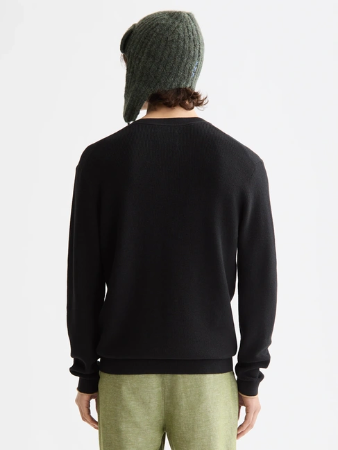 Фото ракурс 2 - Чоловічий чорний светр SCOTCH & SODA артикул 181773 021 FW2025