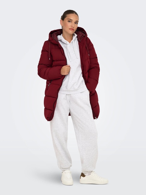 Женское бордовое пальто Only артикул 15205369 Cabernet FW2025 Фото ракурс 5 - Женское бордовое пальто Only артикул 15205369 Cabernet FW2025