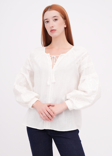 Фото ракурс 1 - Жіноча біла блузка EQUILIBRI артикул W421 034 000 White FW2025