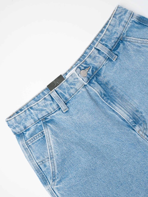 Мужские синие шорты ONLY & SONS артикул 22029597 LIGHT BLUE DENIM FW2025 Фото ракурс 5 - Мужские синие шорты ONLY & SONS артикул 22029597 LIGHT BLUE DENIM FW2025