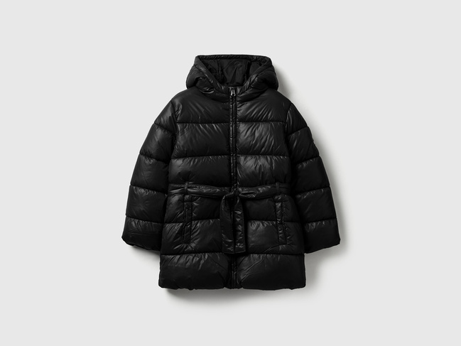 Фото ракурс 1 - Чорна куртка для дівчаток Benetton артикул 2NQRCN06O.G 100 25A