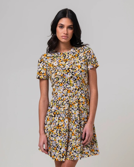 Женское желтое платье Piazza Italia артикул 50089 var 3 SS2025 Фото ракурс 1 - Женское желтое платье Piazza Italia артикул 50089 var 3 SS2025