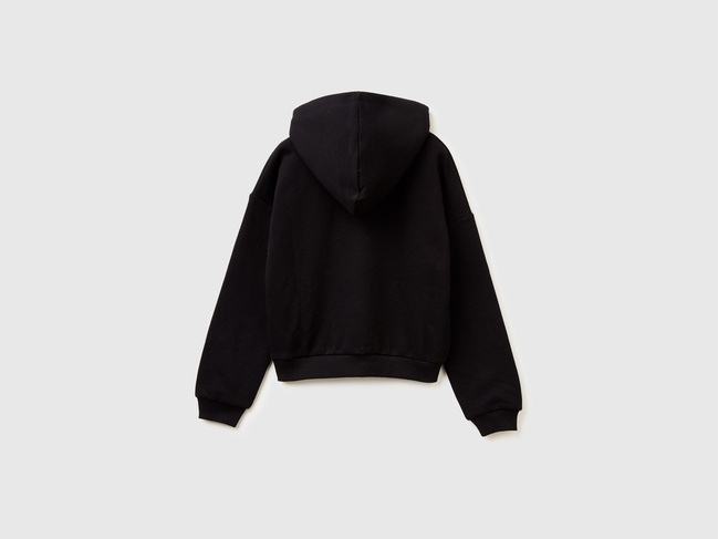 Чорнe худі для дівчаток Benetton артикул 39M2C205E.G 100 25I Фото ракурс 2 - Чорнe худі для дівчаток Benetton артикул 39M2C205E.G 100 25I