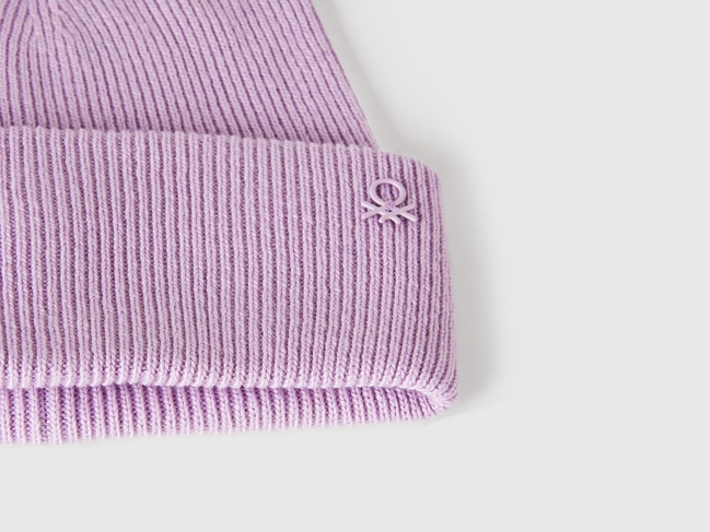Фото ракурс 3 - Фіолетова шапка для хлопчиків Benetton артикул 126WCA00X.G 0W1 25A