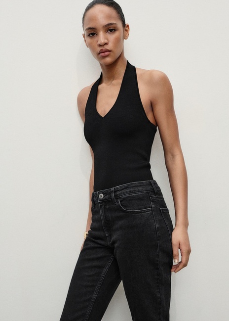 Женские черные джинсы Mango артикул 17015822 TN 1 season Фото ракурс 4 - Женские черные джинсы Mango артикул 17015822 TN 1 season