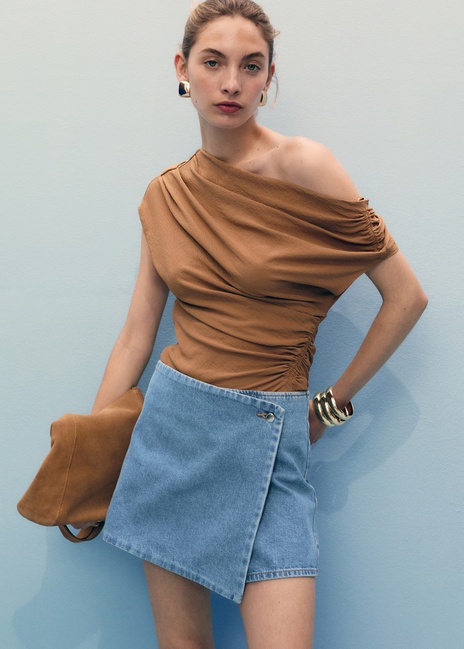 Фото ракурс 3 - Женские синие шорты Mango артикул 17061257 TM 1 season