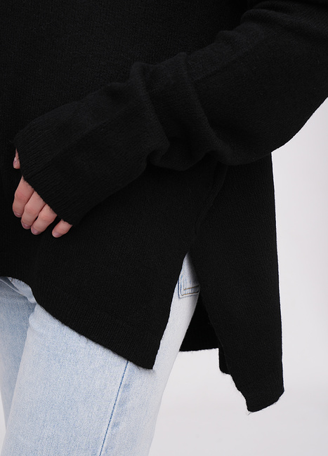Фото ракурс 4 - Женский черный свитер EQUILIBRI артикул W342 082 000 Black FW2025