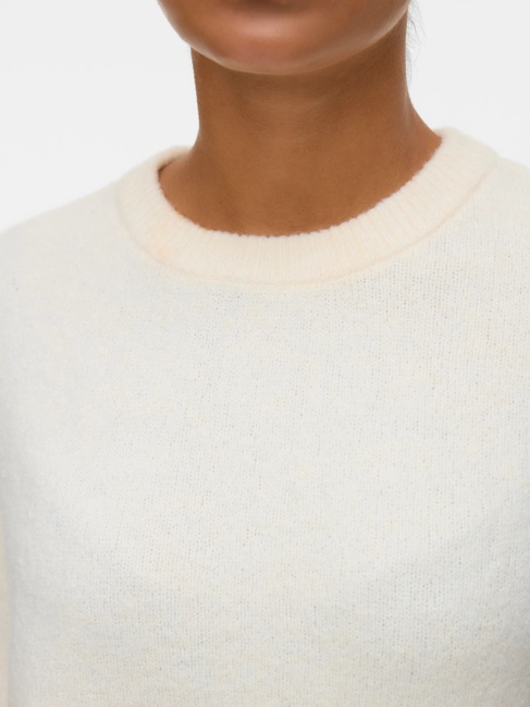 Женский молочный джемпер Vero Moda артикул 10325934 birch FW2025 Фото ракурс 5 - Женский молочный джемпер Vero Moda артикул 10325934 birch FW2025