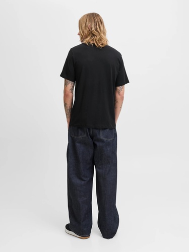 Фото ракурс 2 - Мужская черная футболка Jack & Jones артикул 12279100 Black FW2025