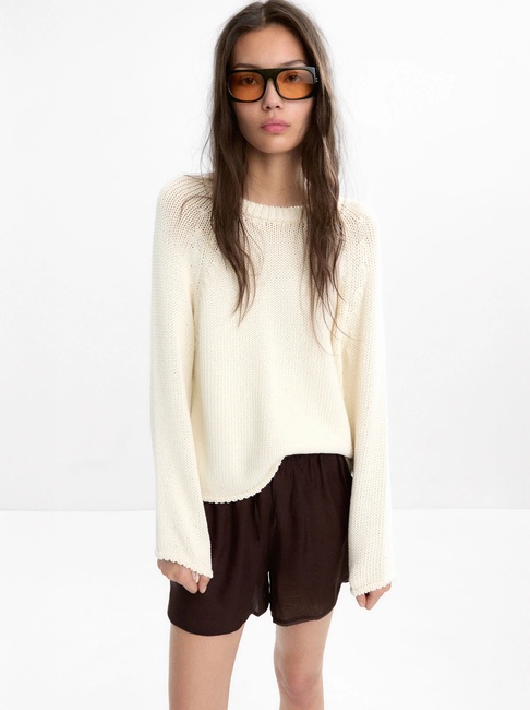 Женский молочный свитер Parfois артикул 233335 _EC SS2025 Фото ракурс 1 - Женский молочный свитер Parfois артикул 233335 _EC SS2025