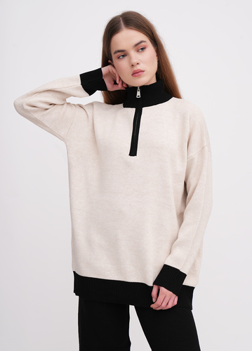 Фото ракурс 1 - Жіночий молочний светр EQUILIBRI артикул W391 015 101 ECRU FW2025