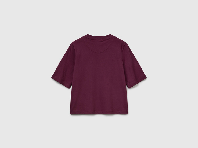 Жіноча бордова футболка Benetton артикул 3BL0E17G5 1D3 25A Фото ракурс 3 - Жіноча бордова футболка Benetton артикул 3BL0E17G5 1D3 25A