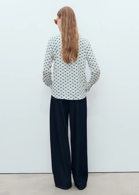 Фото ракурс 2 - Жіноча блакитна сорочка Mango артикул 17051256 52 1 season