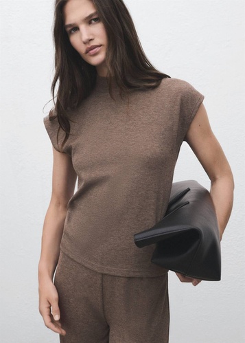 Фото ракурс 1 - Жіноча коричнева футболка Mango артикул 17085815 35 1 season
