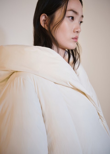 Жіноча молочна куртка Mango артикул 77028264 02 7 season Фото ракурс 3 - Жіноча молочна куртка Mango артикул 77028264 02 7 season