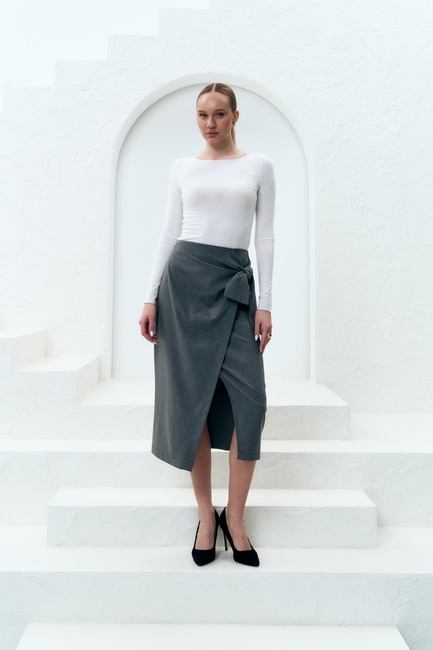 Жіночий білий лонгслів EQUILIBRI артикул BW215002 000 White FW2025 Фото ракурс 5 - Жіночий білий лонгслів EQUILIBRI артикул BW215002 000 White FW2025