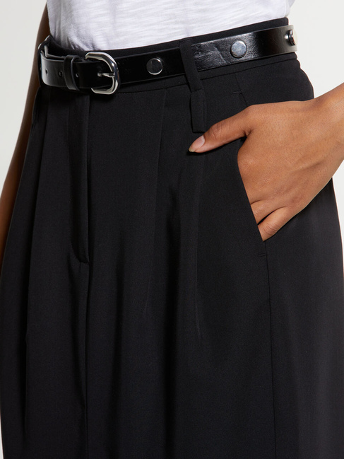 Фото ракурс 4 - Жіноча чорна спiдниця Sisley артикул 4KVXL002W 100 25A