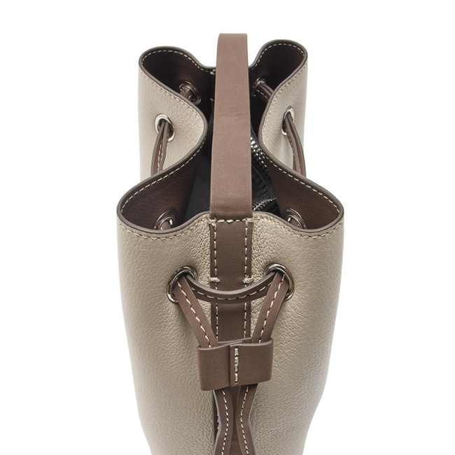 Фото ракурс 3 - Женская молочная сумка Parfois артикул 241701 _EC SS2026