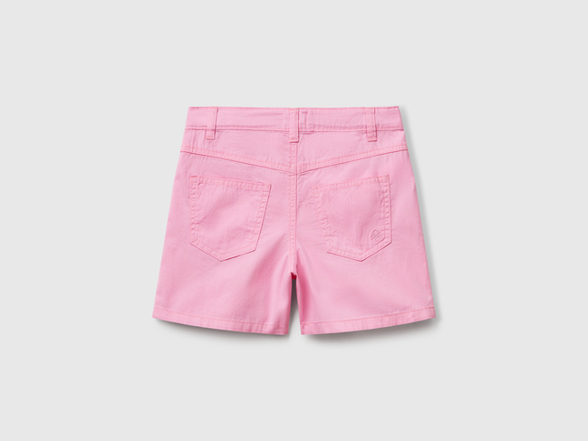 Фото ракурс 2 - Розовые шорты для девочек Benetton артикул 47RGC903Y.G 34Q 25E