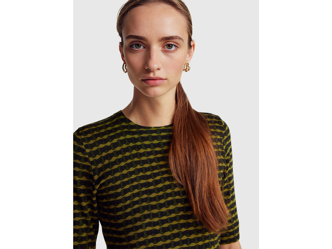 Жіноча зелена футболка Benetton артикул 12F3D10EE 903 25A Фото ракурс 4 - Жіноча зелена футболка Benetton артикул 12F3D10EE 903 25A