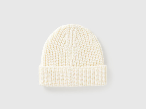 Фото ракурс 2 - Біла шапка Benetton для хлопчиків артикул 105HCA014.G 600 25A