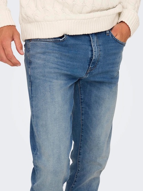 Фото ракурс 6 - Чоловічі блакитні джинси ONLY & SONS  артикул 22028264 Light Medium Blue Denim FW2024