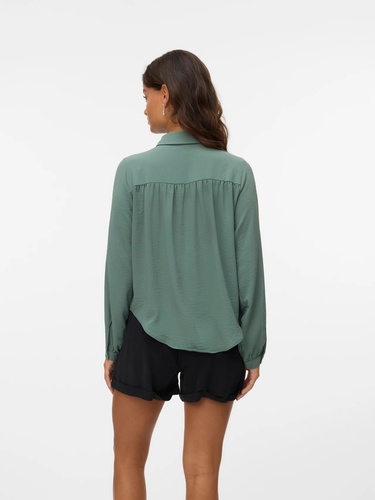 Фото ракурс 2 - Жіноча хакі блузка Vero Moda артикул 10334520 Laurel Wreath FW2025